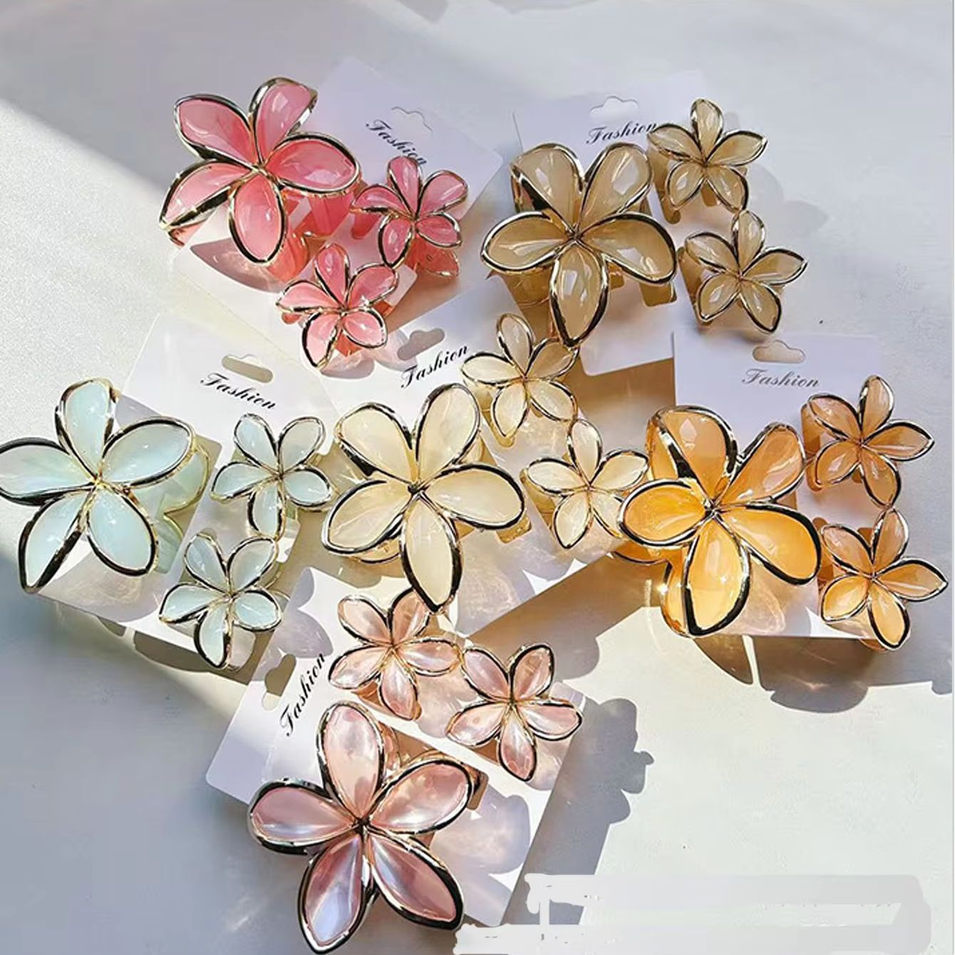 Kitchen Baking Utensil Set - ชุดกิ๊บติดผมลายดอกไม้ขอบสีทอง 3 ชิ้น, กิ๊บพลาสติกสำหรับมัดผมครึ่งศีรษะด้านหลังศีรษะ