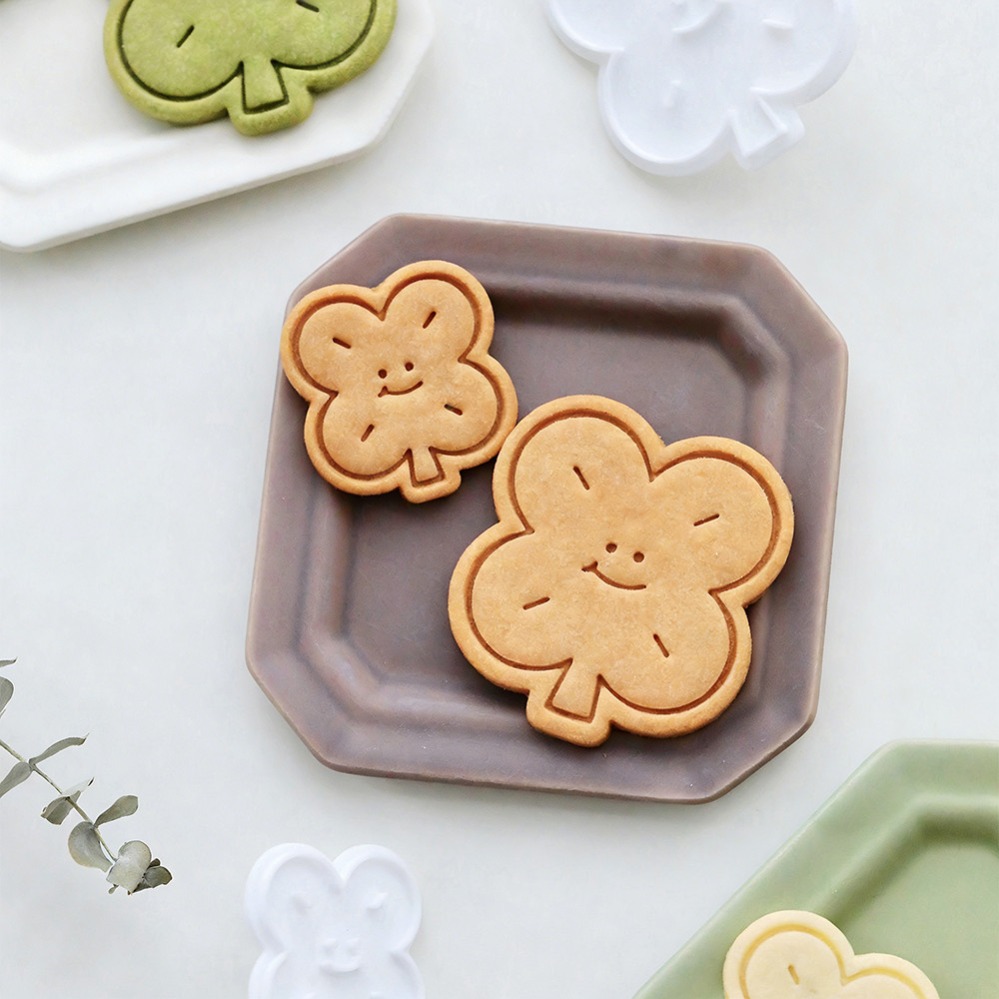 แม่พิมพ์คุกกี้รูปใบโคลเวอร์สี่ - Kitchen Baking Utensil บทวิจารณ์และราคา