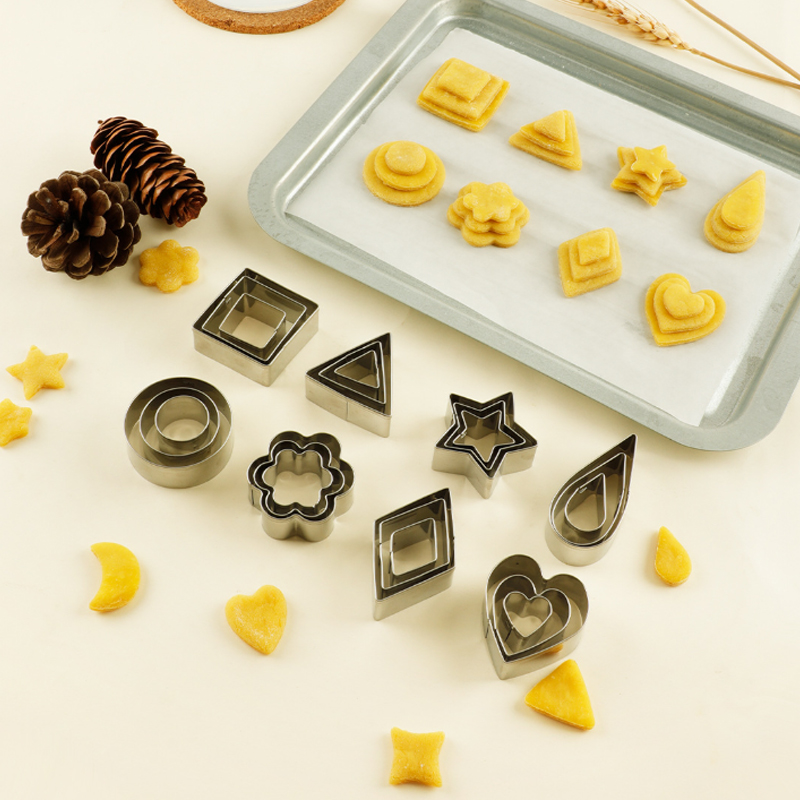 ชุดเครื่องตัดคุ้กกี้สแตนเลสขนา - Kitchen Baking Set บทวิจารณ์และราคา